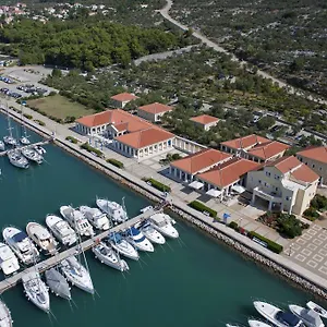 Aci Marina , Cres Kroatien